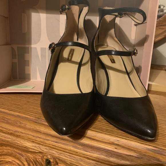 Shoes - Picture 2 of 3